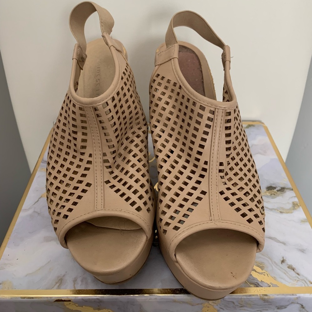 Tan Wedge